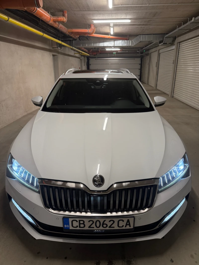 Skoda Superb L&K 2.0 TDI 200к.с. 4x4 Digital Cockpit, Matrix, снимка 2 - Автомобили и джипове - 53047677