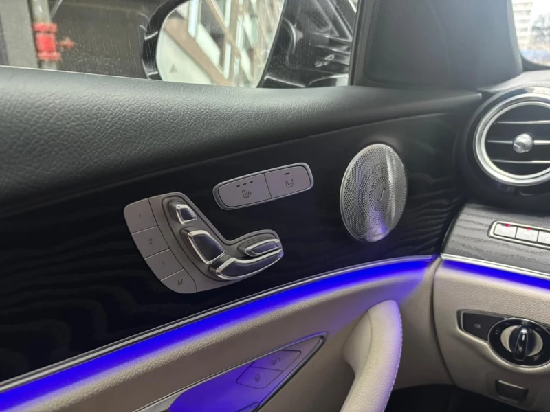 Mercedes-Benz E 350 * CARFAX * БЕЗ ПЪРВОНАЧАЛНА ВНОСКА, снимка 12 - Автомобили и джипове - 53110789