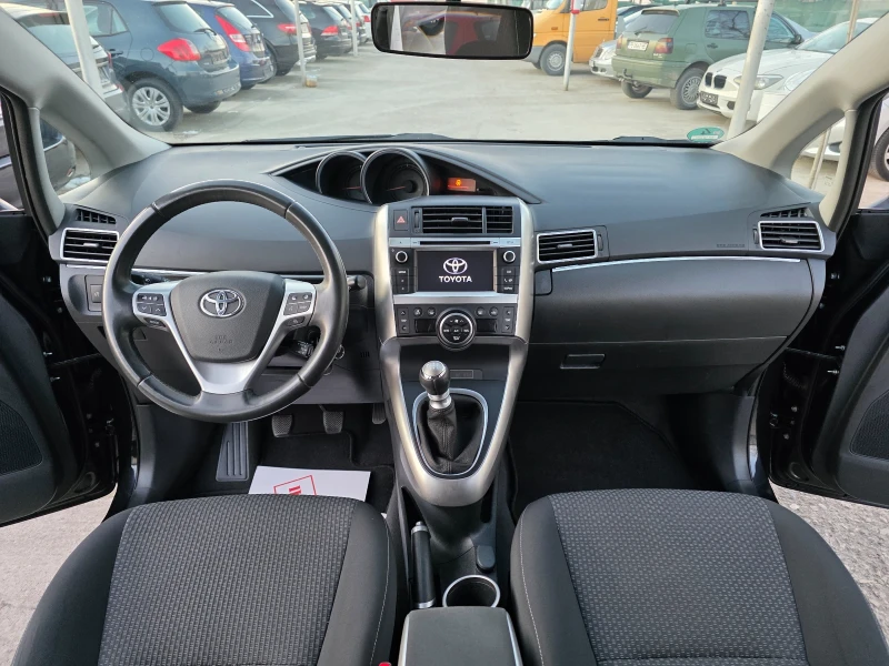 Toyota Verso 1.8 Vvti 7-местна Навигация Автопилот, снимка 11 - Автомобили и джипове - 53299934