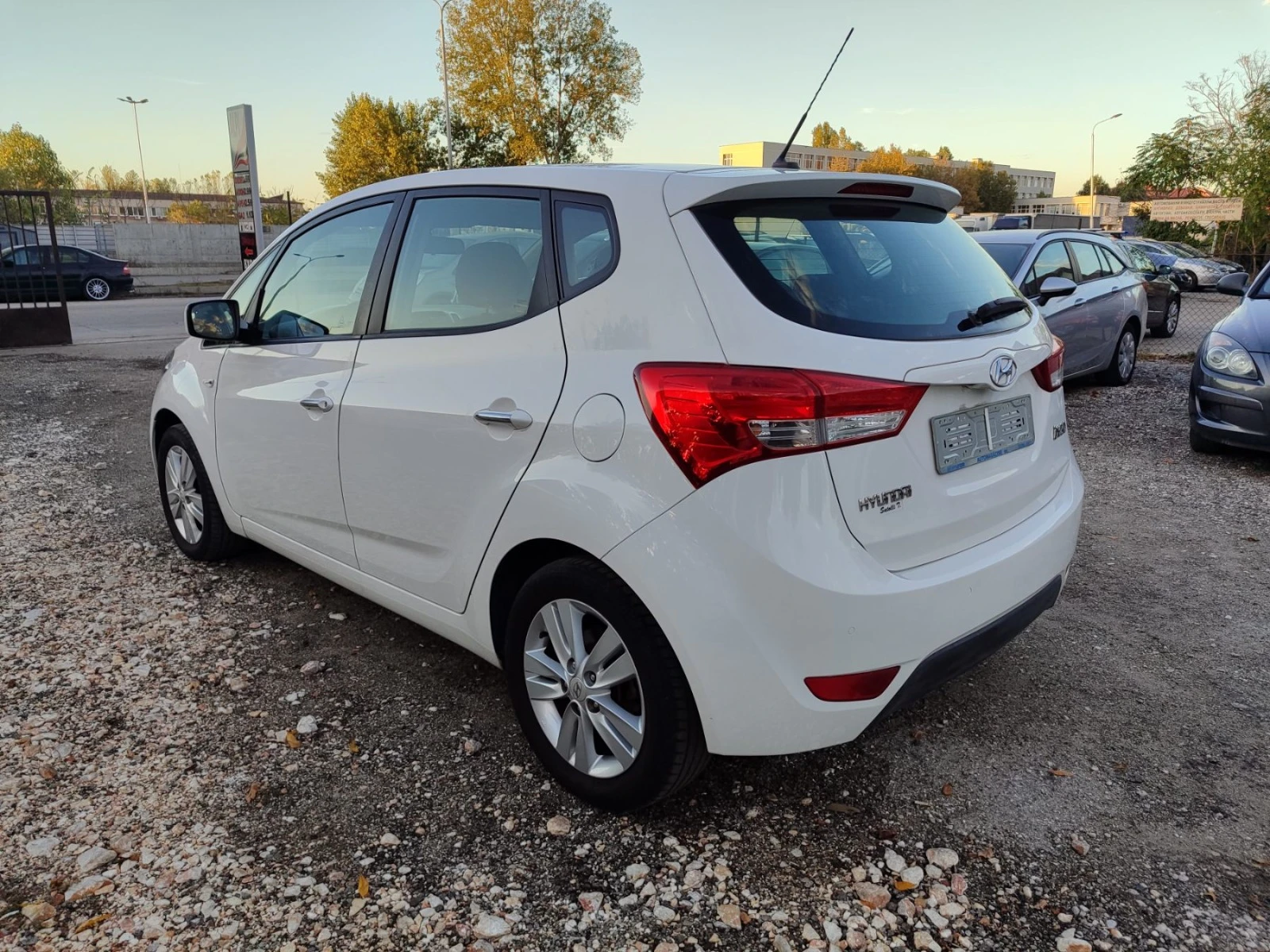 Hyundai Ix20 1.6i газ/бензин - изображение 2