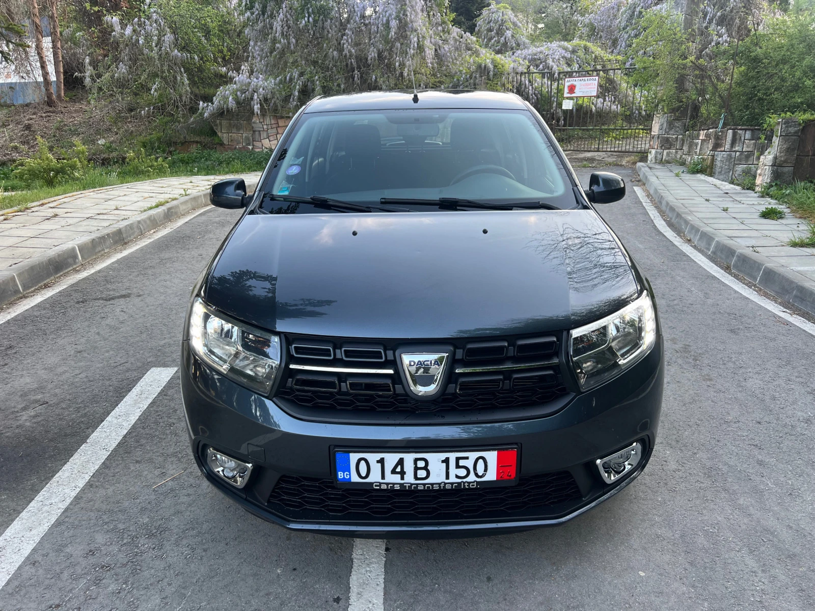 Dacia Sandero 1.0i* КЛИМА* EURO6 - изображение 2