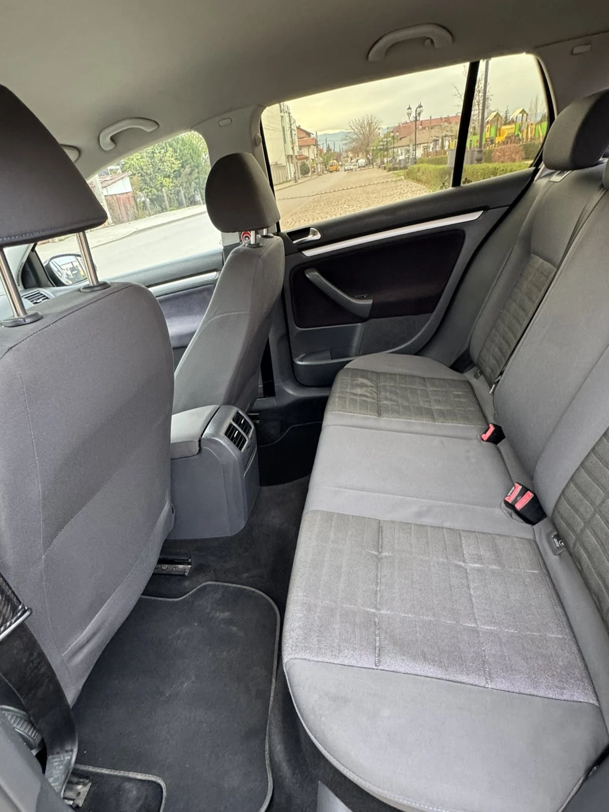 VW Golf 1.9 TDI / Navigation - изображение 9