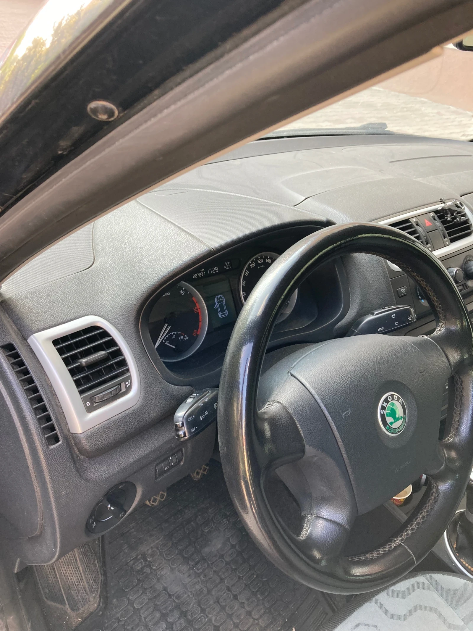 Skoda Roomster 1.9 tdi PD - изображение 10