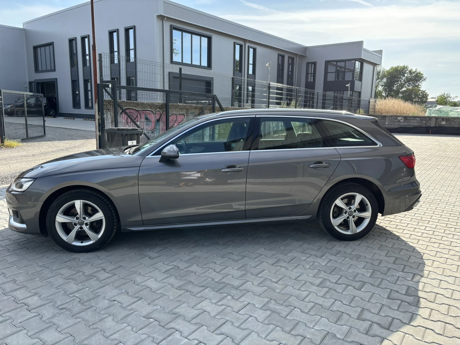 Audi A4 2.0 TDI  - изображение 4