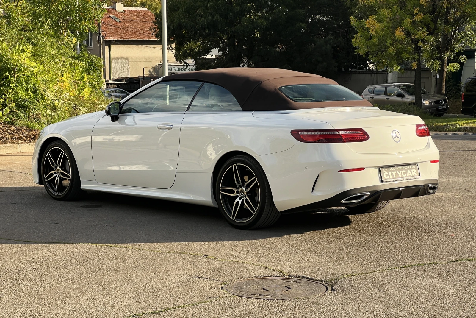 Mercedes-Benz E 220 d/CABRIO/AMG/NIGHT/BURMESTER/MEMORY/360 CAMERA/ - изображение 4