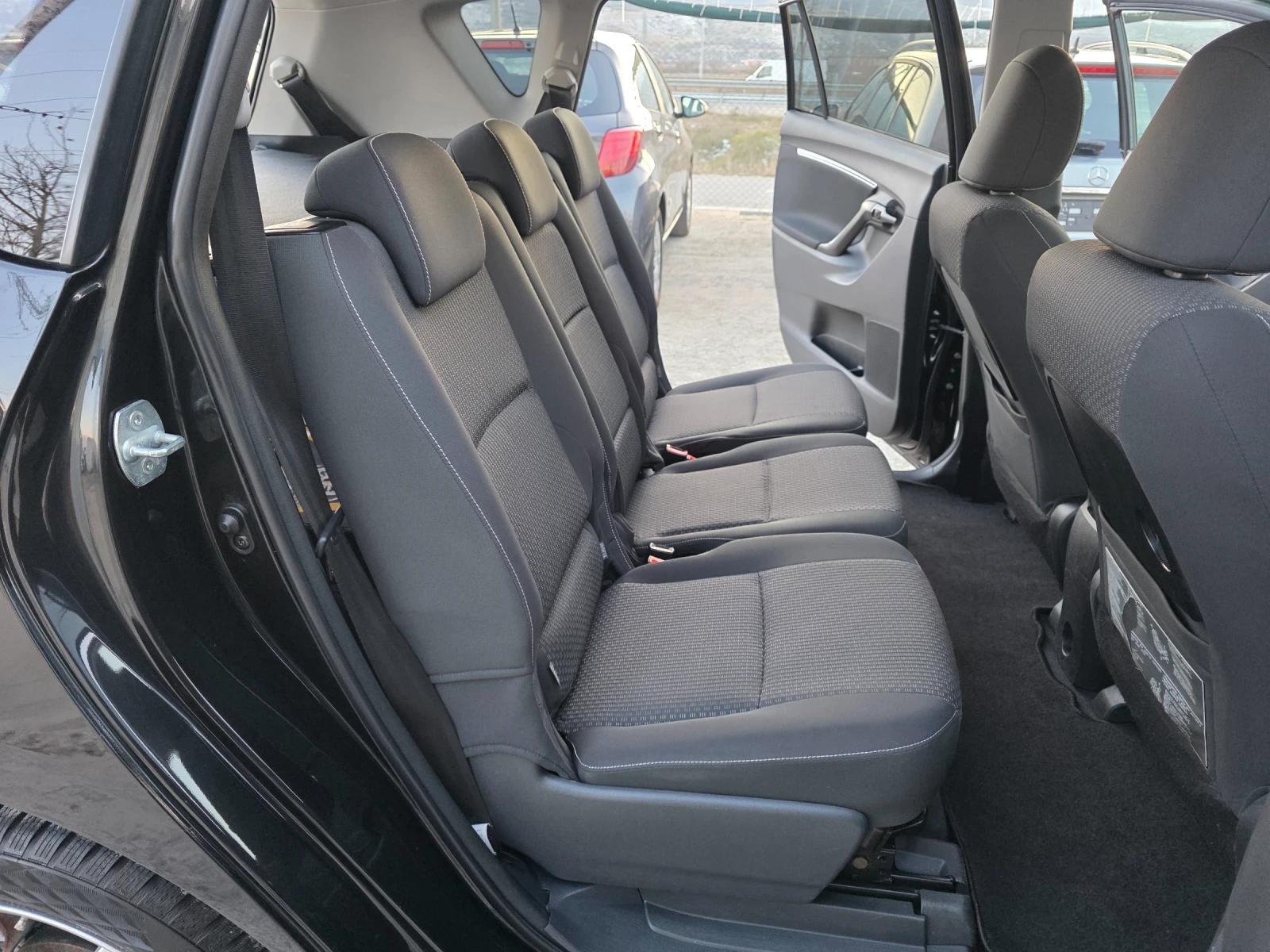 Toyota Verso 1.8 Vvti 7-местна Навигация Автопилот - изображение 9