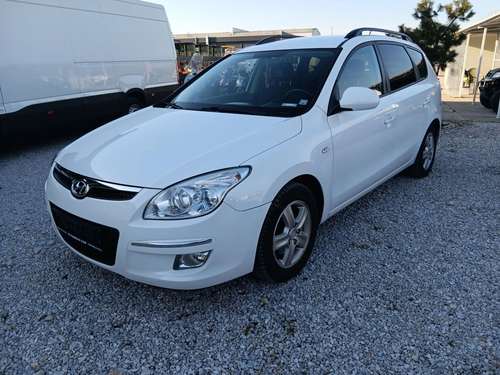 Hyundai I30 1.6i CW TOP, снимка 3 - Автомобили и джипове - 53816093