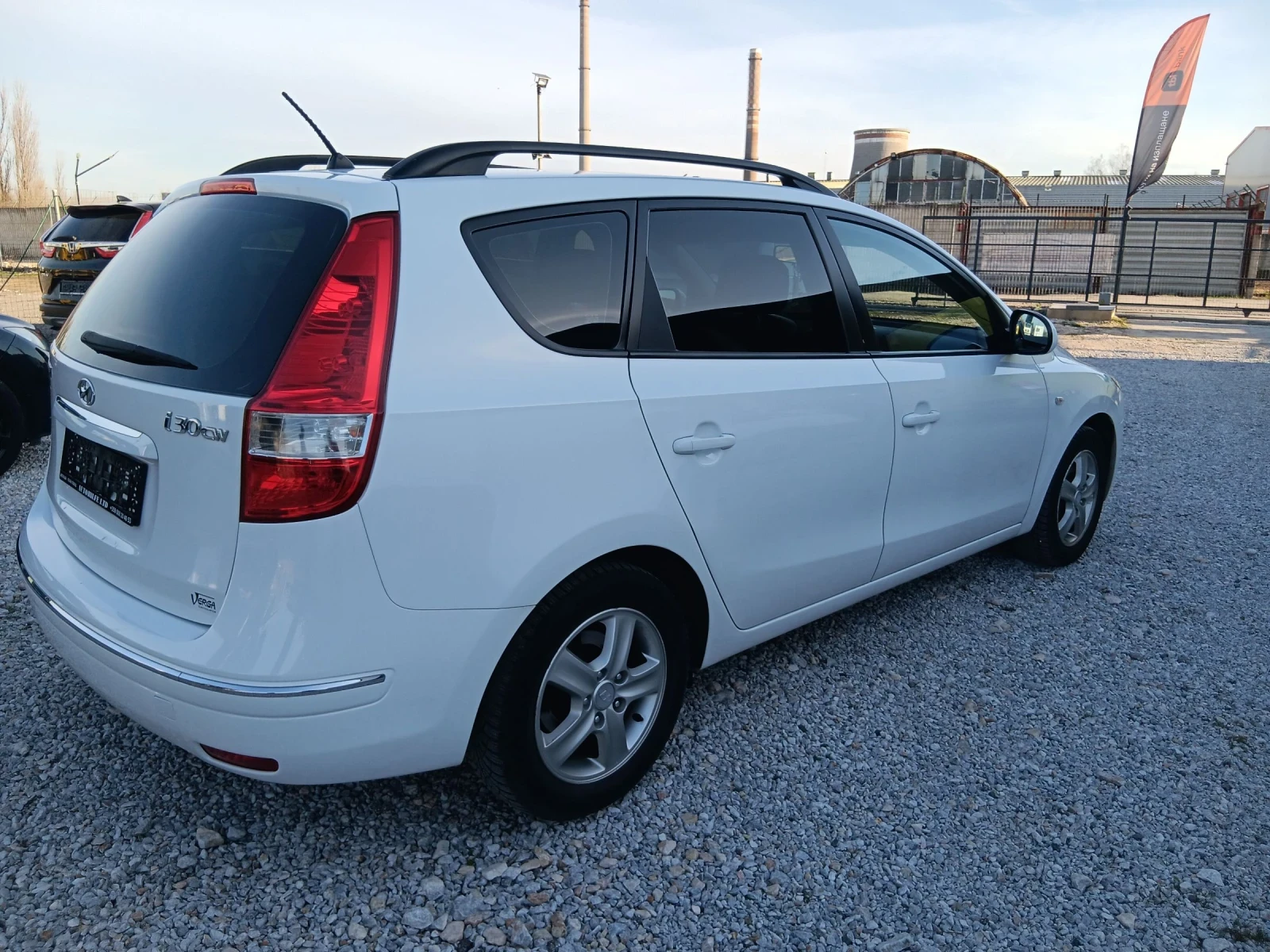 Hyundai I30 1.6i CW TOP, снимка 5 - Автомобили и джипове - 53816093