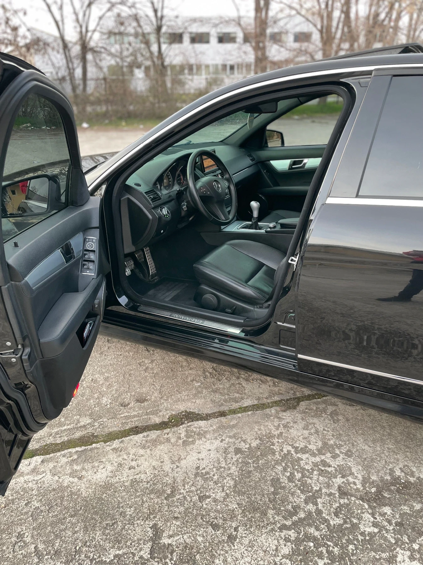 Mercedes-Benz C 220, снимка 8 - Автомобили и джипове - 53967600