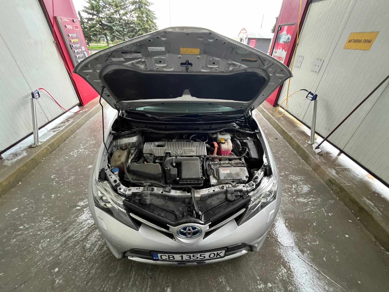 Toyota Auris, снимка 16 - Автомобили и джипове - 54091888