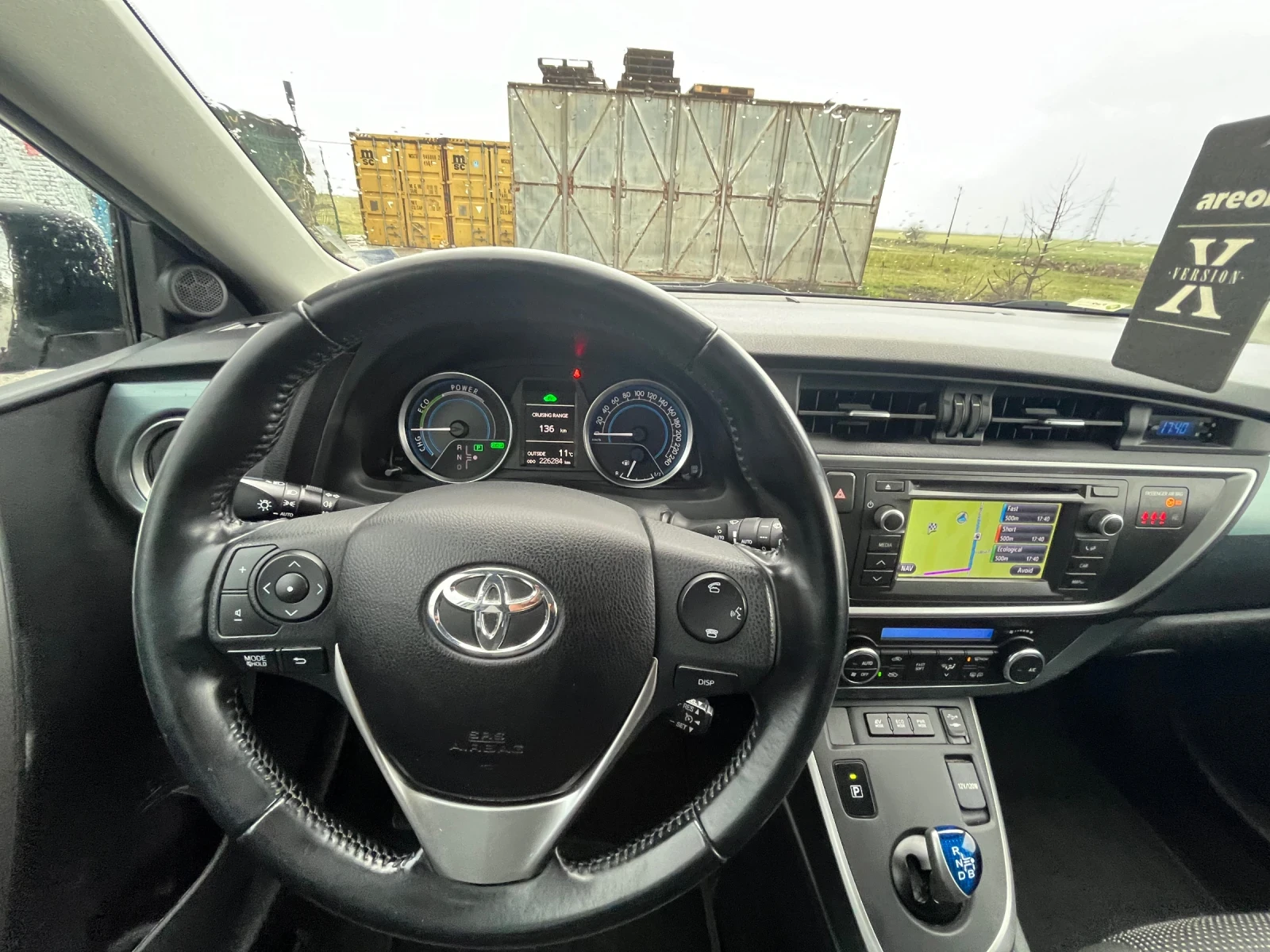 Toyota Auris, снимка 13 - Автомобили и джипове - 54091888