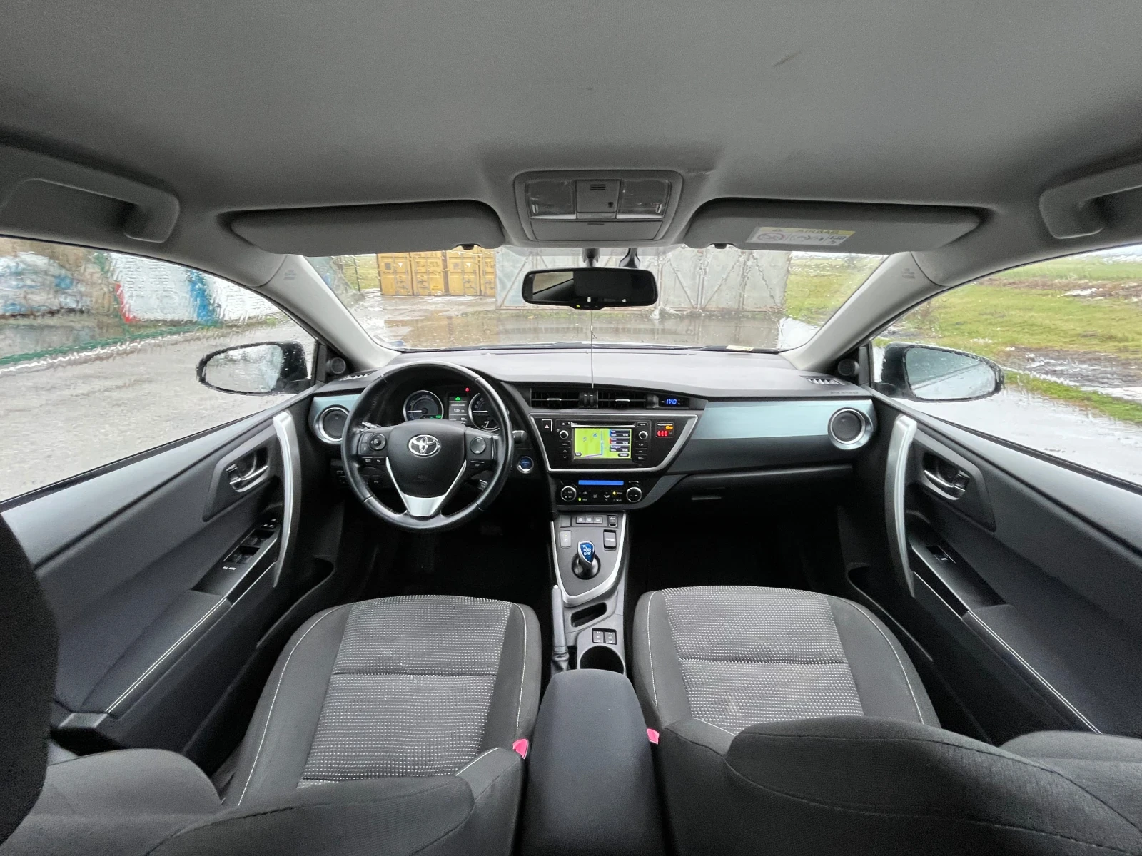 Toyota Auris, снимка 11 - Автомобили и джипове - 54091888