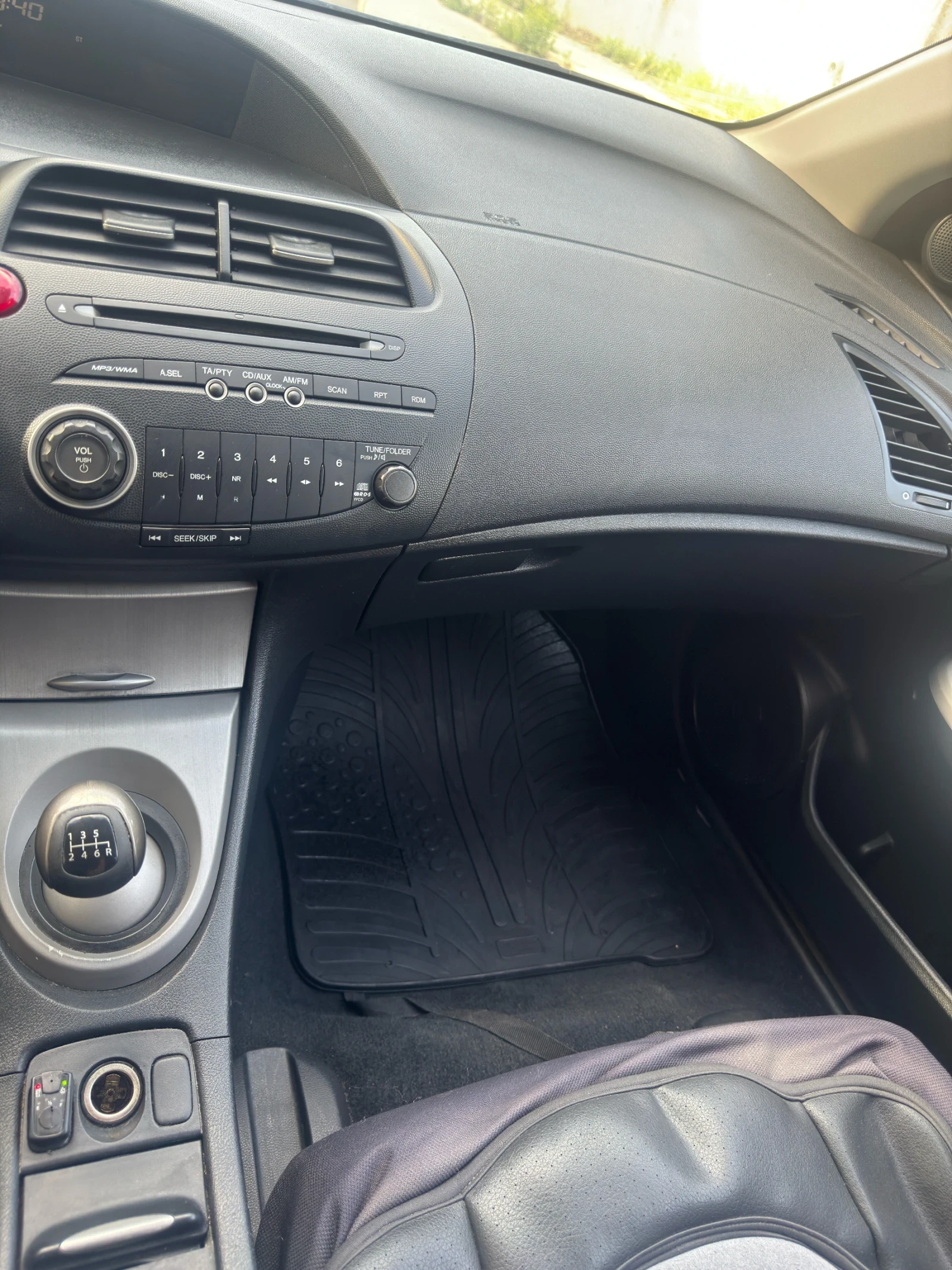 Honda Civic 1, 8i, снимка 9 - Автомобили и джипове - 54744497