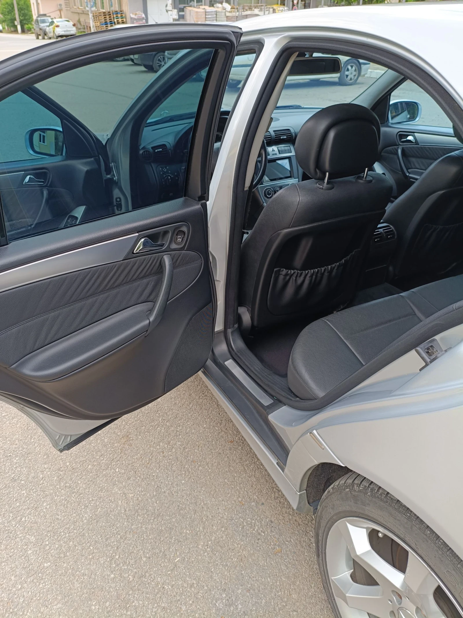 Mercedes-Benz C 200 SPORT Edition, снимка 8 - Автомобили и джипове - 54823113