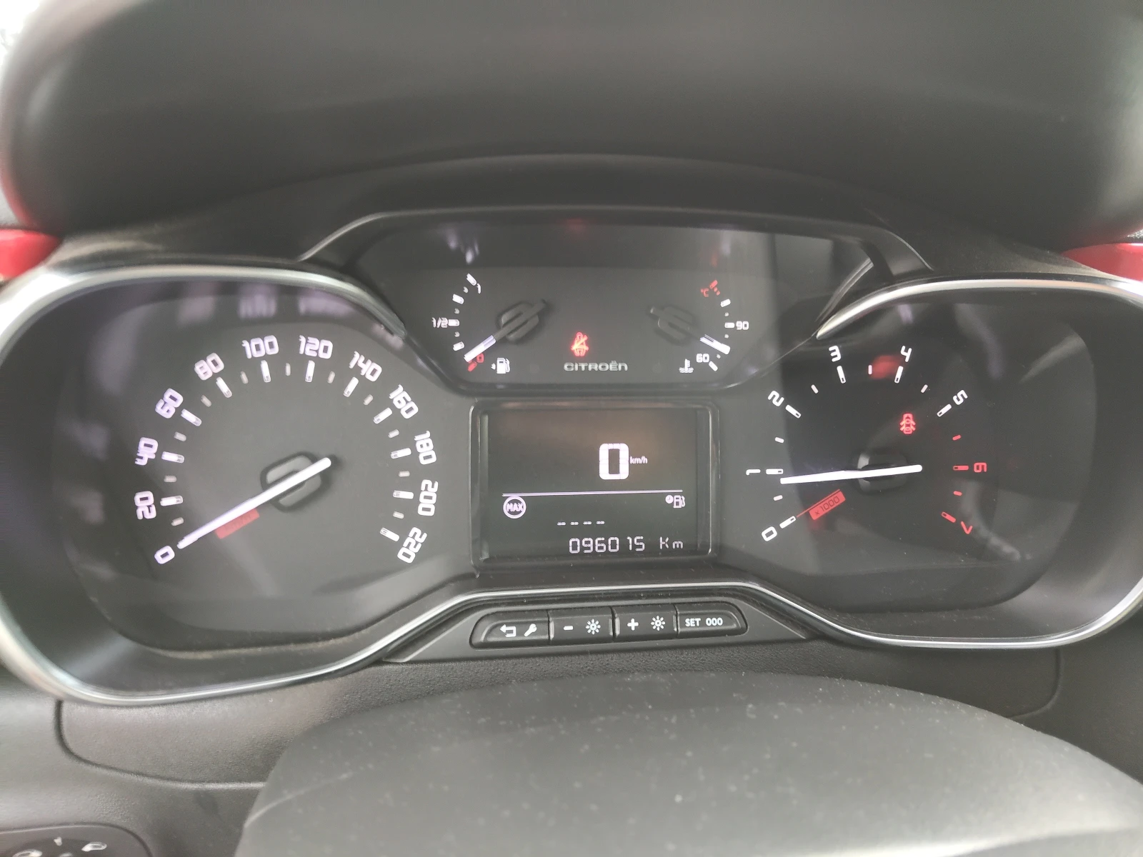 Citroen C3 1, 5d 102ps РЕГИСТРИРАНА ВС. ПЛАТЕНО!!!, снимка 11 - Автомобили и джипове - 55128064