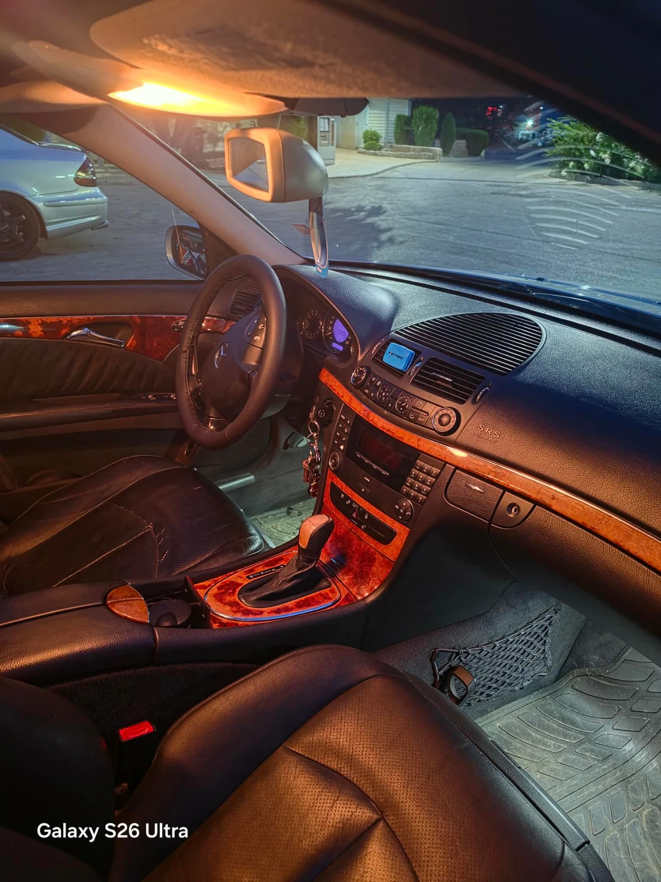 Mercedes-Benz E 270, снимка 5 - Автомобили и джипове - 55781372