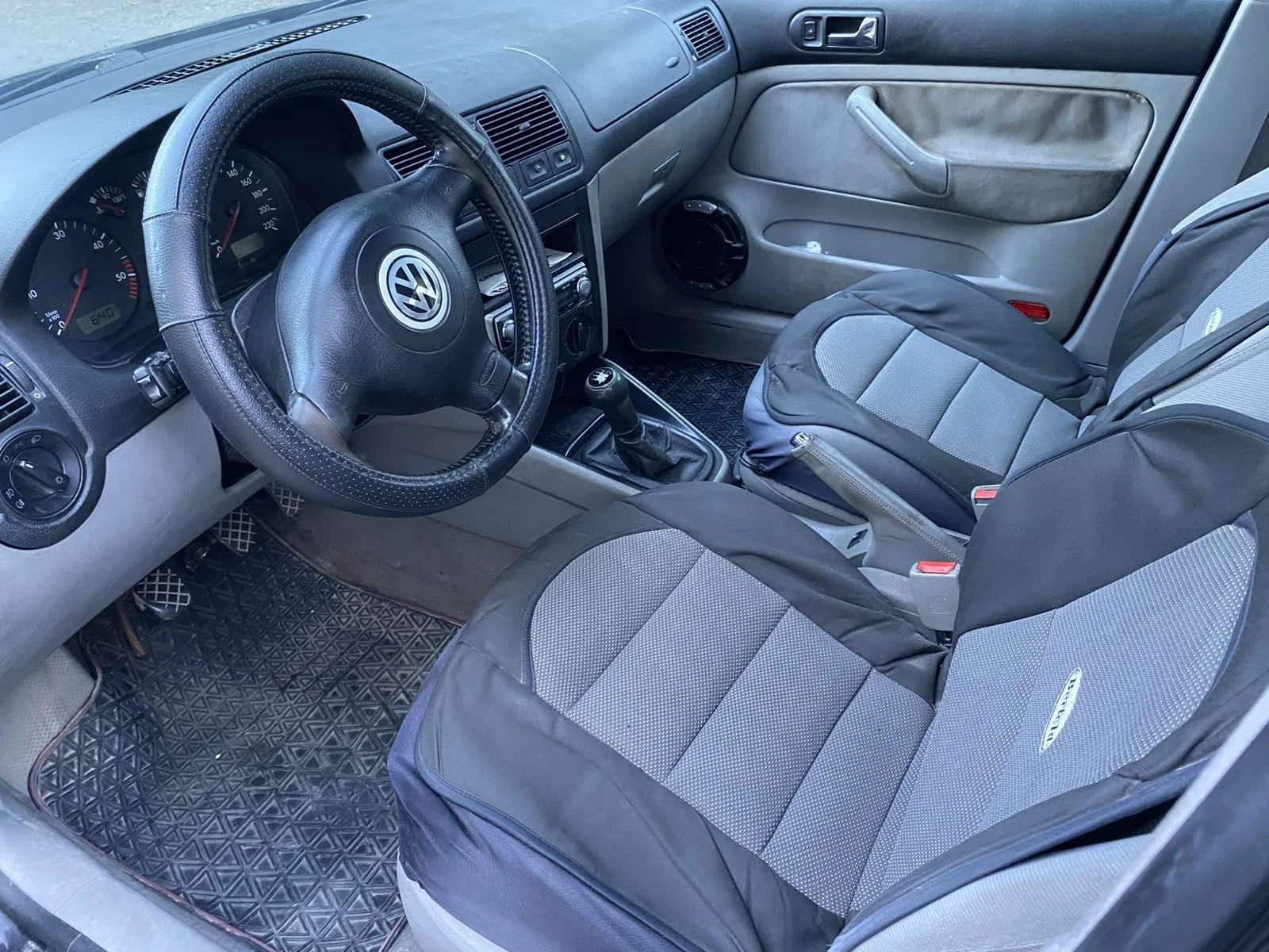 VW Golf 1, 9 TDI, снимка 8 - Автомобили и джипове - 55964112