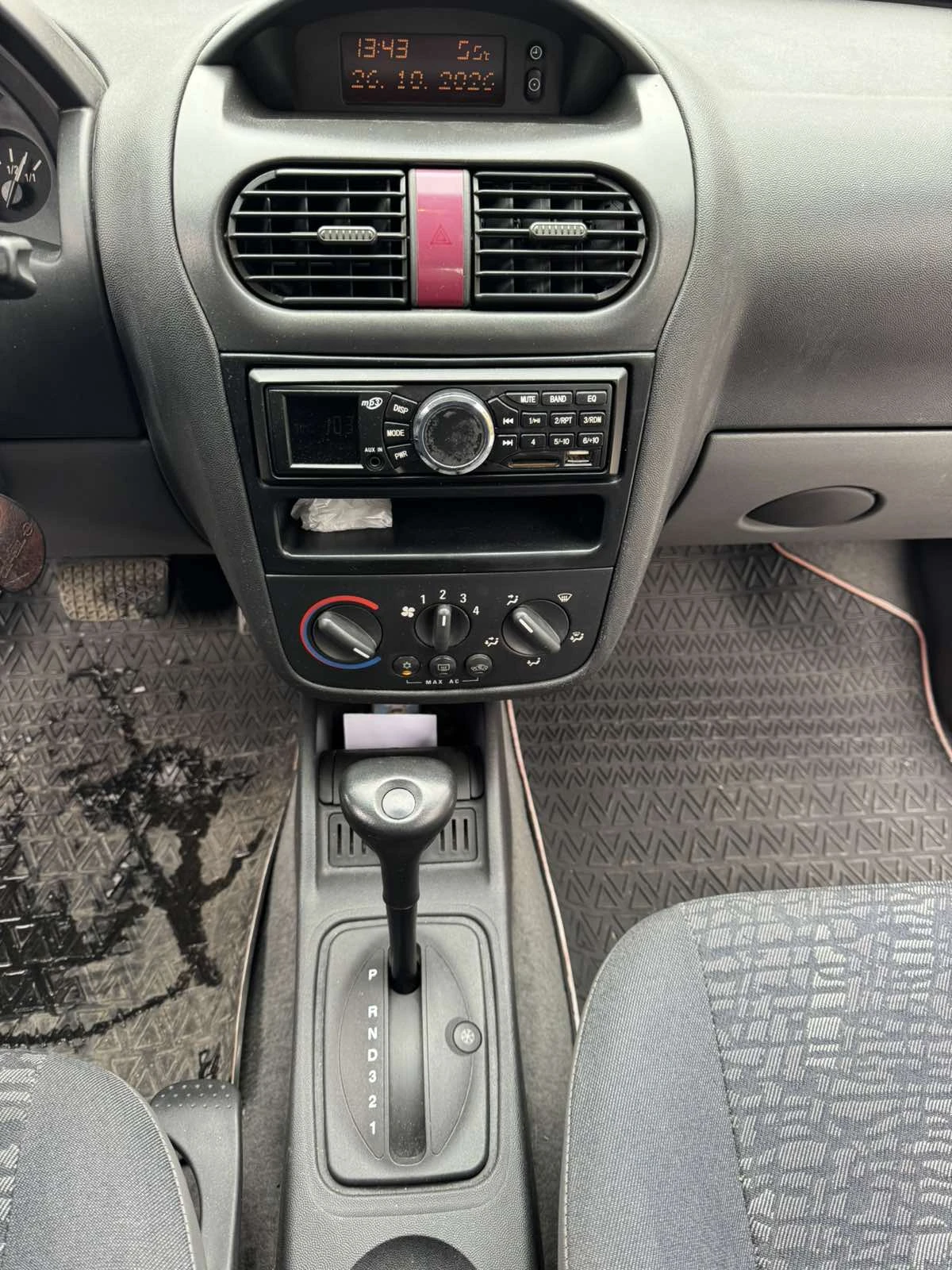 Opel Corsa, снимка 9 - Автомобили и джипове - 56657464