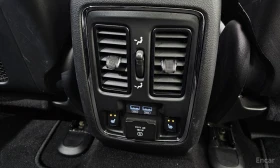 Jeep Grand cherokee 3.6* V6* 8ZF* ПОДГРЕВ* ОБДУХВАНЕ* КАМЕРА* КЕЙЛЕС* , снимка 16