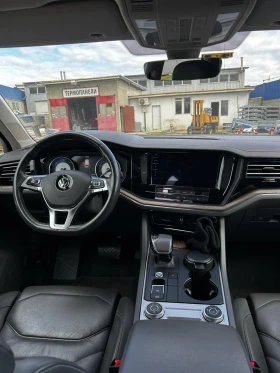 VW Touareg - 30000 € / 58674.90 лв. - 11932107 4