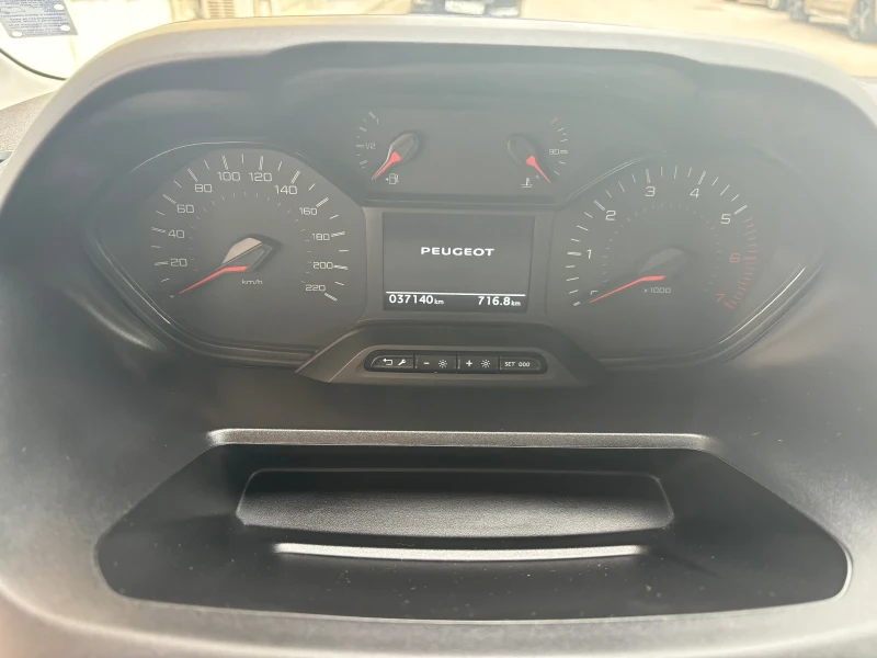 Peugeot Rifter, снимка 12 - Автомобили и джипове - 47189519