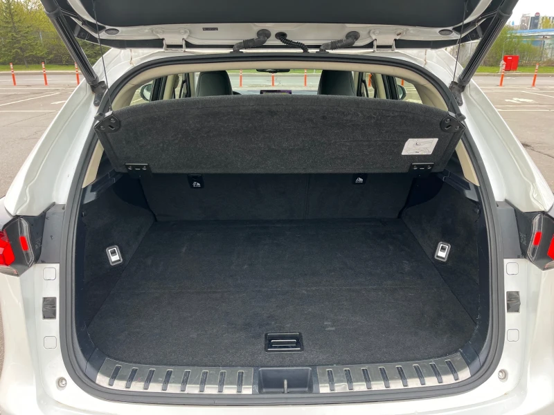 Lexus NX 300h Premium E-Four, снимка 13 - Автомобили и джипове - 49920236