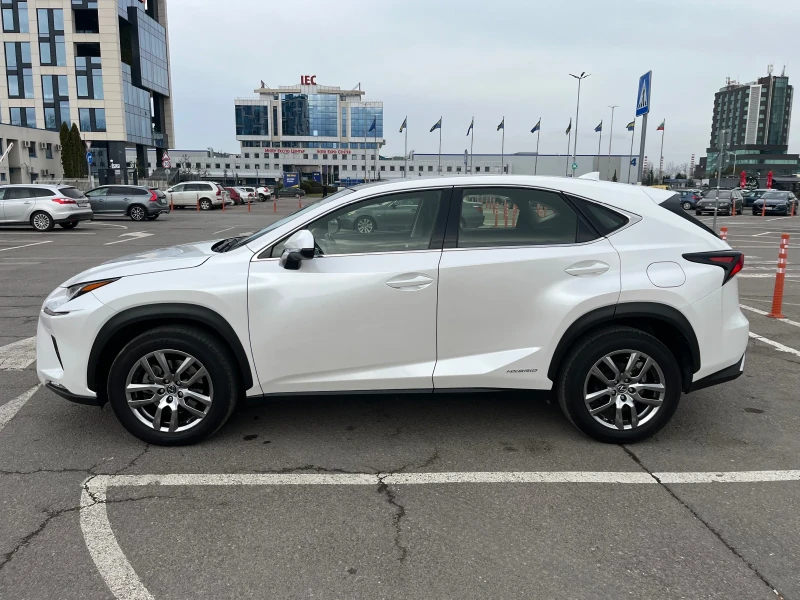 Lexus NX 300h Premium E-Four, снимка 4 - Автомобили и джипове - 49920236