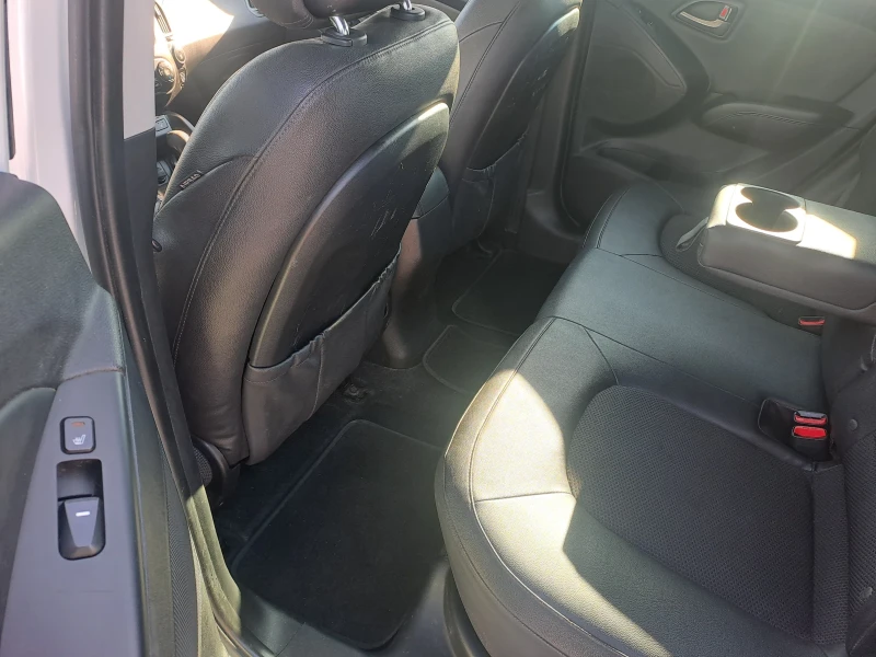 Hyundai IX35 2, 0CRDI, 4/4, AVTOMAT, FACE, снимка 8 - Автомобили и джипове - 52910969