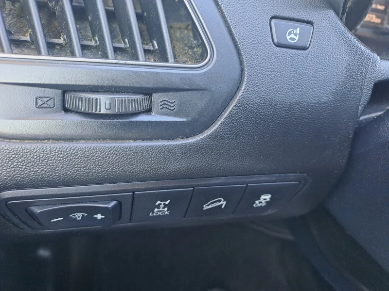 Hyundai IX35 2, 0CRDI, 4/4, AVTOMAT, FACE, снимка 13 - Автомобили и джипове - 52910969