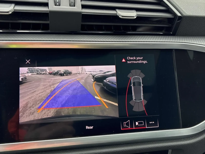 Audi Q3 QUATTRO* KOMFORT* KEYLESS АвтоКредит(ЦЕНА ДО БГ), снимка 9 - Автомобили и джипове - 53516334