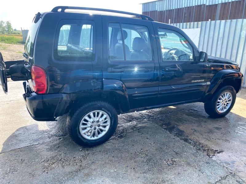 Jeep Cherokee 2.8 CRDI, снимка 3 - Автомобили и джипове - 33415929