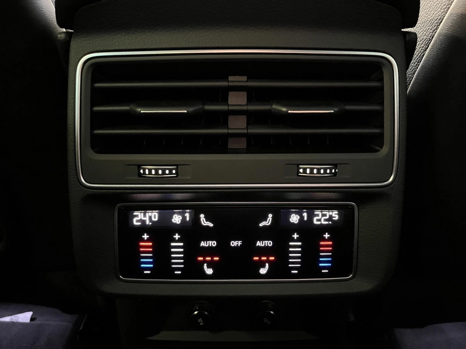 Audi Q8 55 TFSI HEAD UP NAVI 360 CAMERA  | Mobile.bg   13