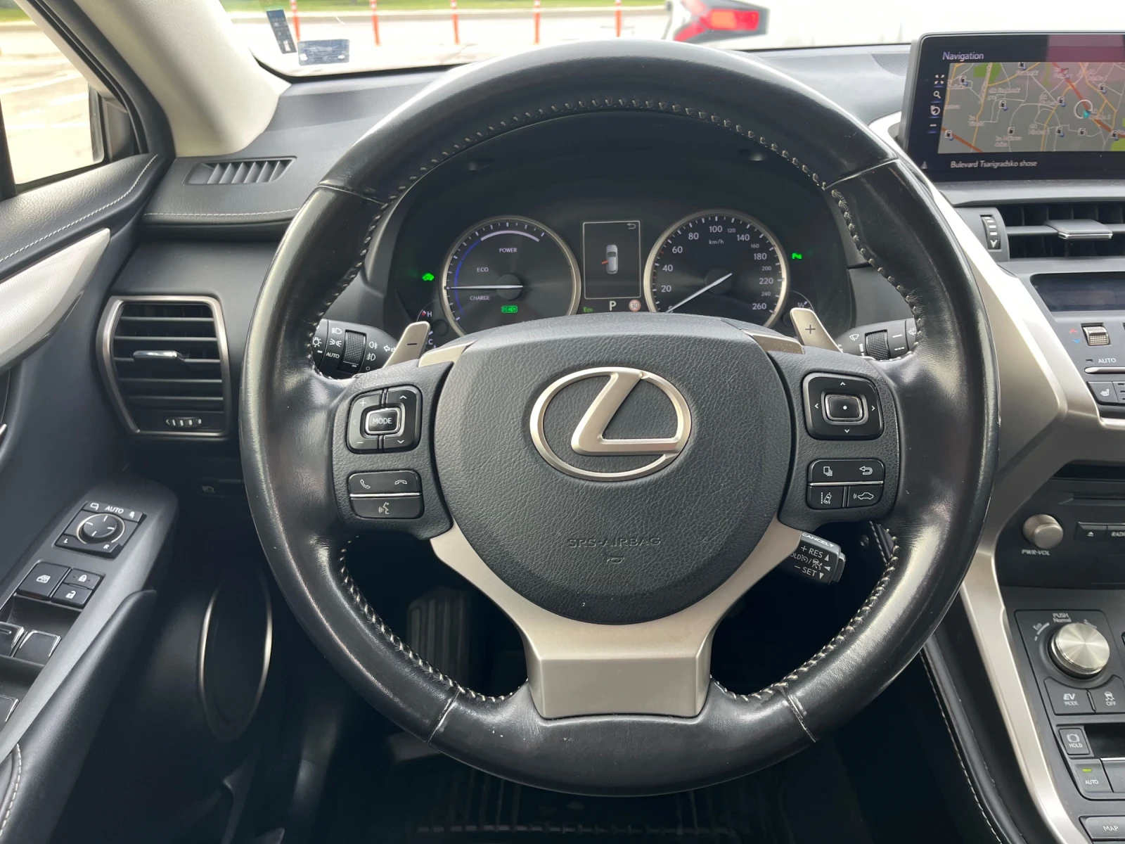 Lexus NX 300h Premium E-Four - изображение 9