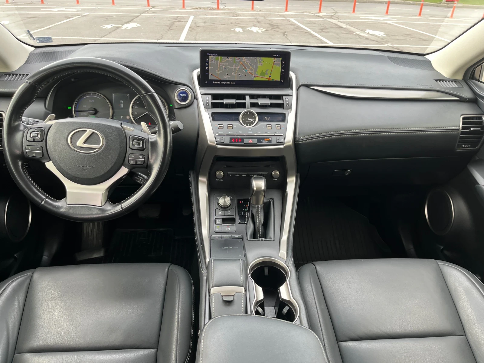 Lexus NX 300h Premium E-Four - изображение 8