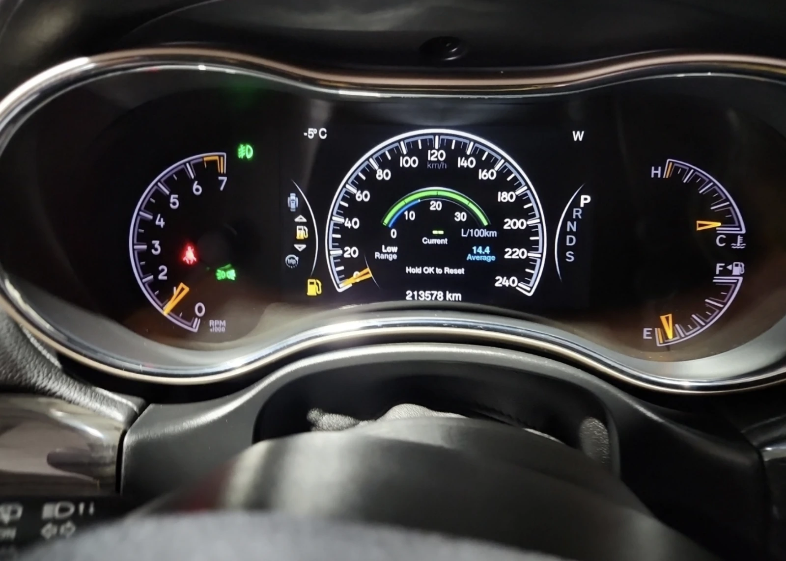 Jeep Grand cherokee OVERLAND* 4X4* КОжа* Подгрев* Памет* Keyless, снимка 9 - Автомобили и джипове - 53966855