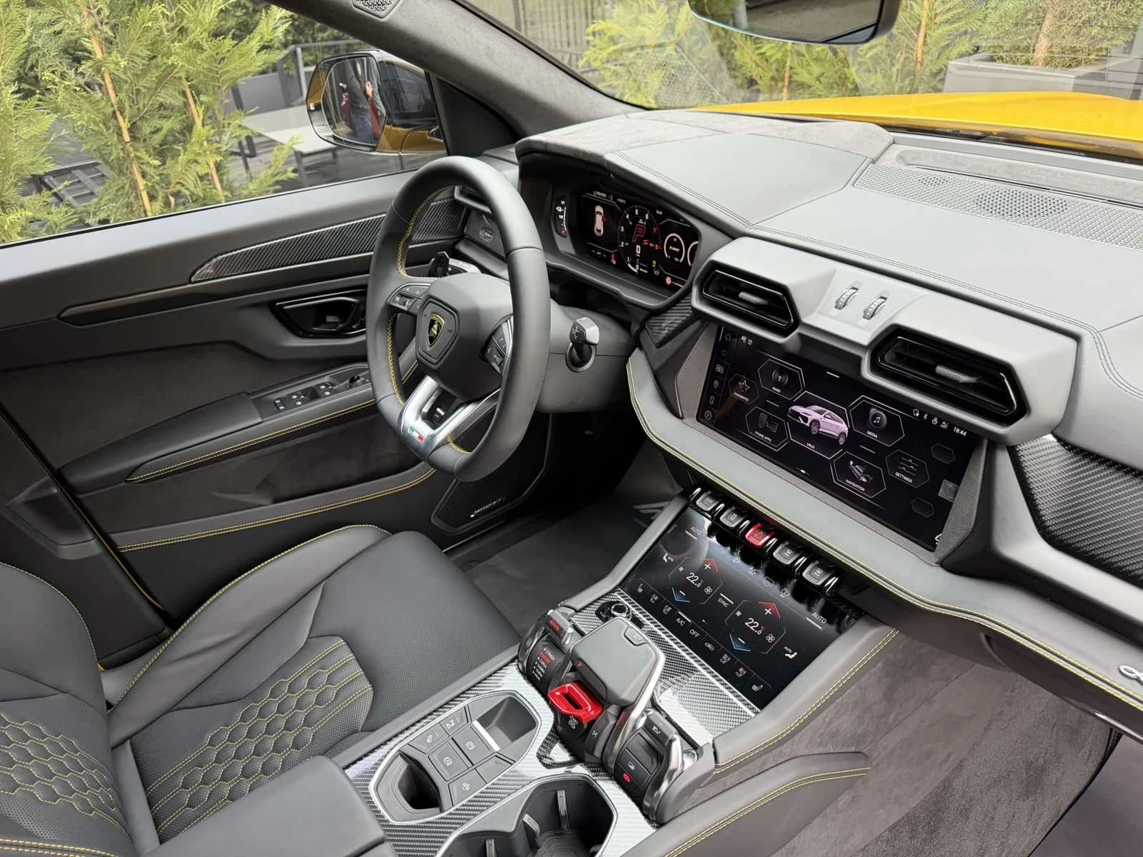 Lamborghini Urus SE, снимка 12 - Автомобили и джипове - 54368759