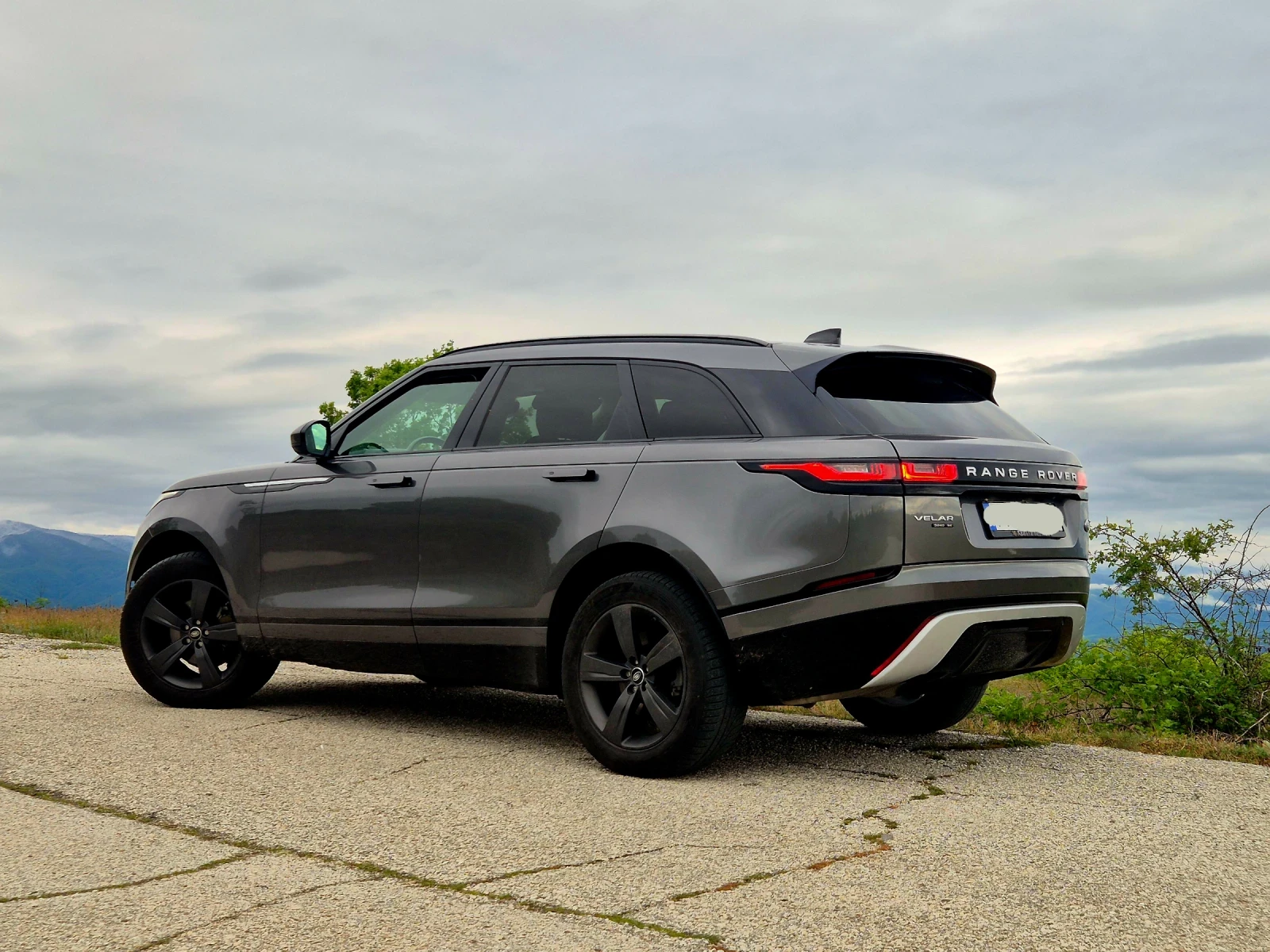 Land Rover Range Rover Velar DE 240 SE, снимка 3 - Автомобили и джипове - 54378095