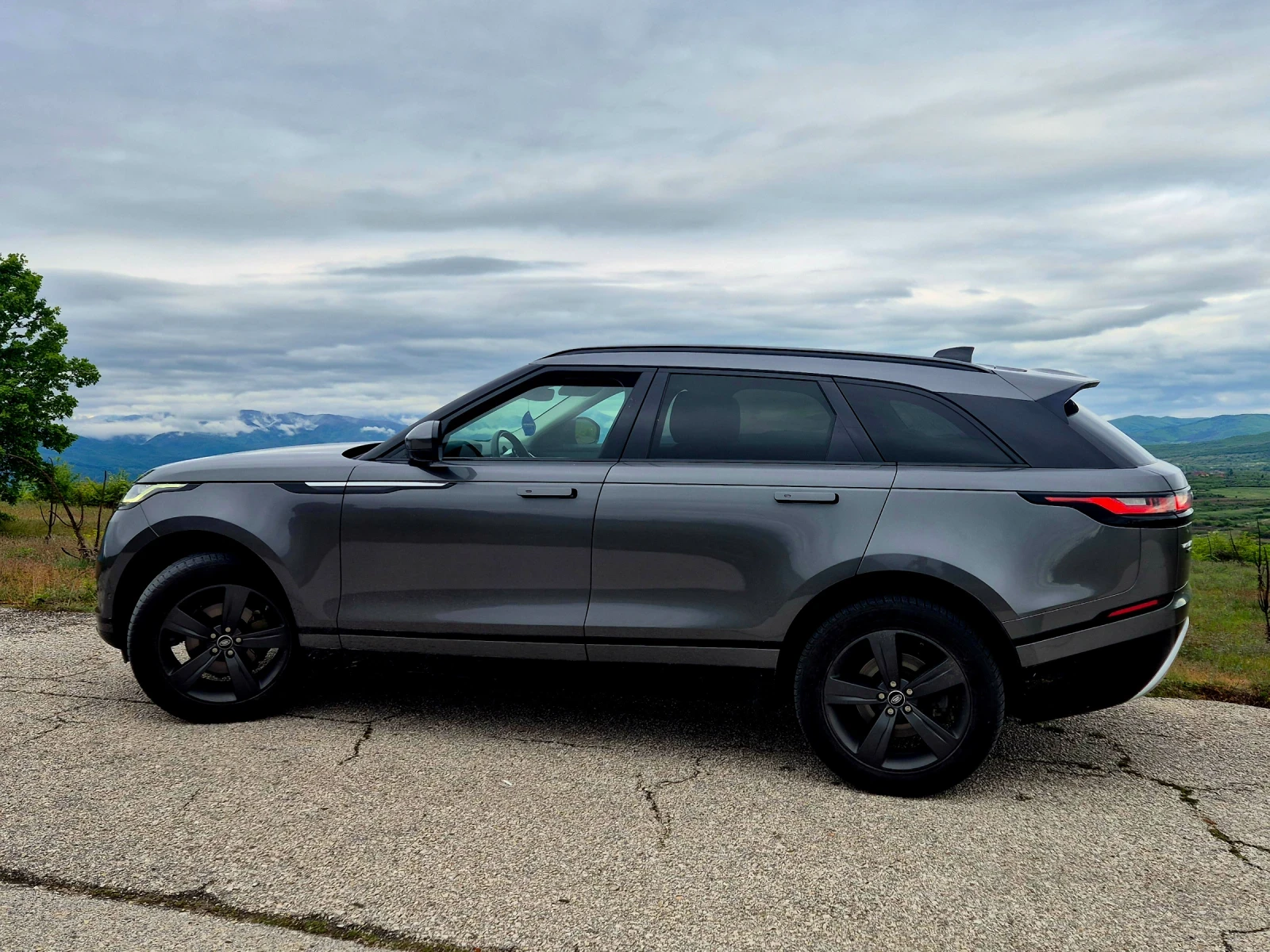 Land Rover Range Rover Velar DE 240 SE, снимка 4 - Автомобили и джипове - 54378095