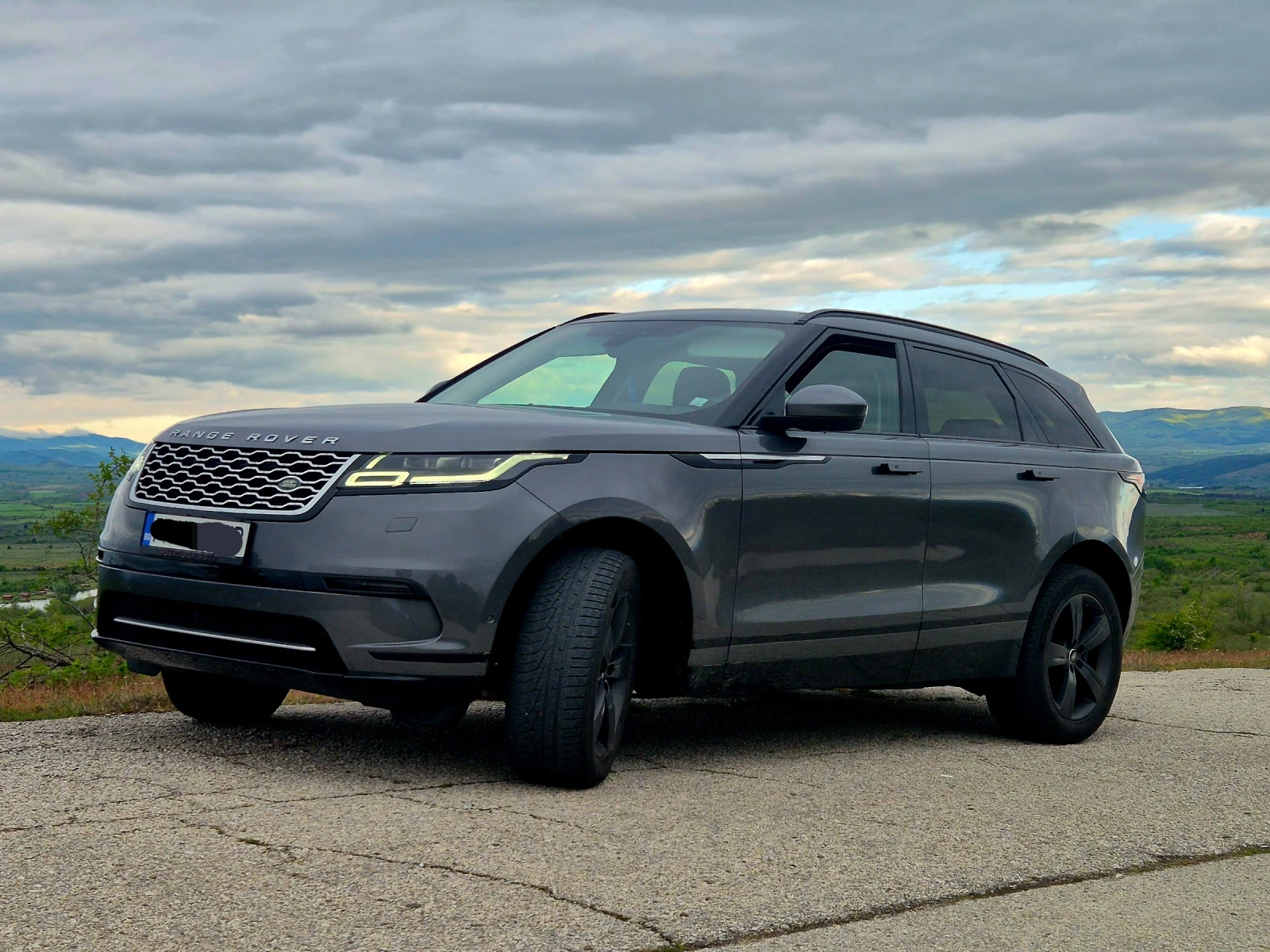 Land Rover Range Rover Velar DE 240 SE, снимка 2 - Автомобили и джипове - 54378095