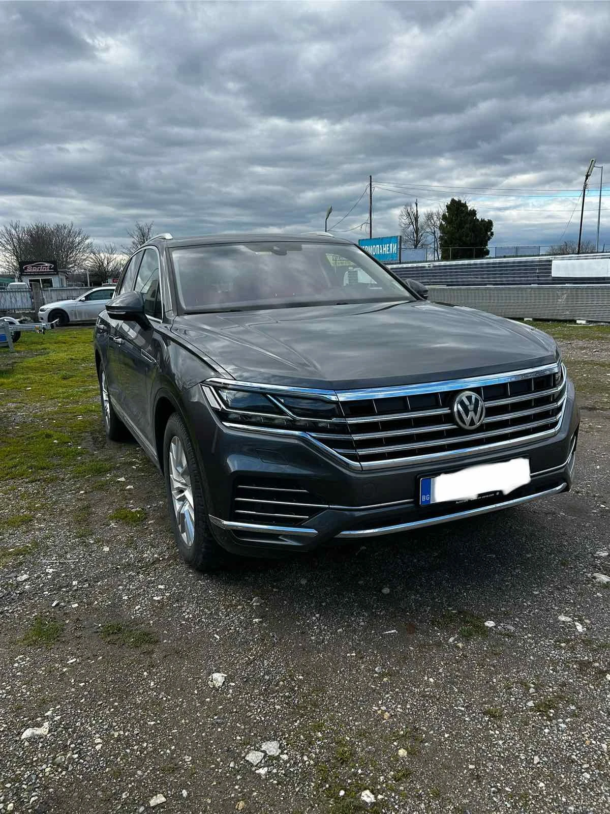 VW Touareg, снимка 2 - Автомобили и джипове - 55408544