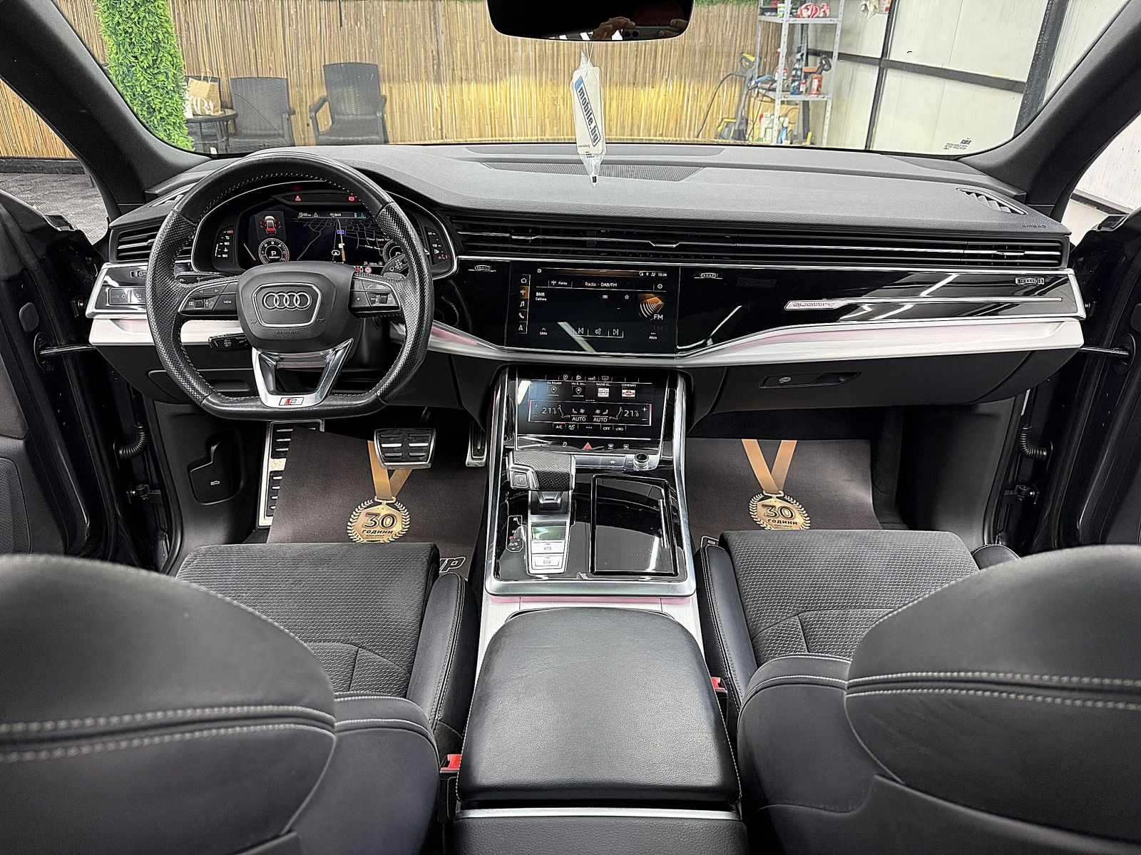 Audi Q8 3xS-line/PANORAMA/3D-KAMERA/KeylessGo/ЛИЗИНГ, снимка 16 - Автомобили и джипове - 54971242