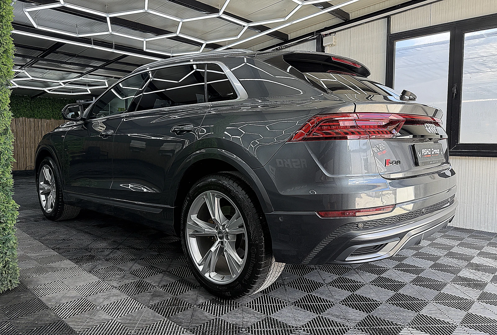 Audi Q8 3xS-line/PANORAMA/3D-KAMERA/KeylessGo/ЛИЗИНГ, снимка 4 - Автомобили и джипове - 54971242