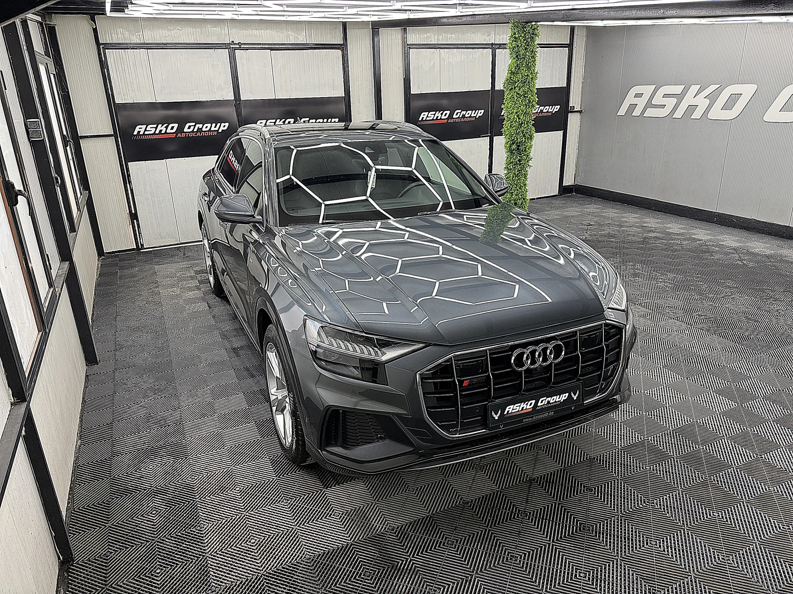 Audi Q8 3xS-line/PANORAMA/3D-KAMERA/KeylessGo/ЛИЗИНГ, снимка 7 - Автомобили и джипове - 54971242