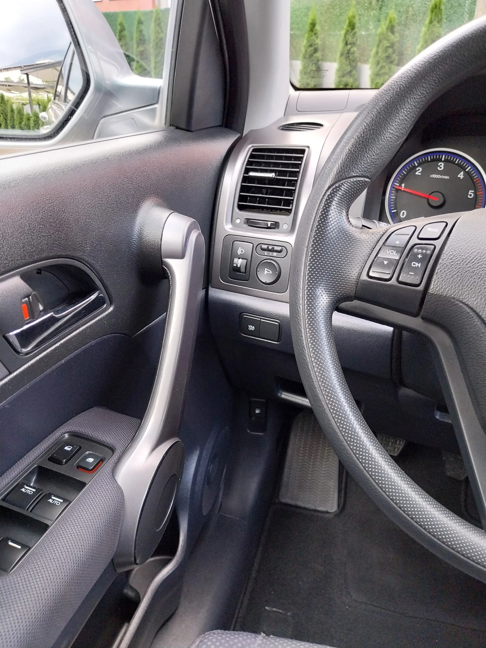 Honda Cr-v 2.2 i-CTDI* NAVI* 4X4* ТЕГЛИЧ * НОВА, снимка 13 - Автомобили и джипове - 55038702