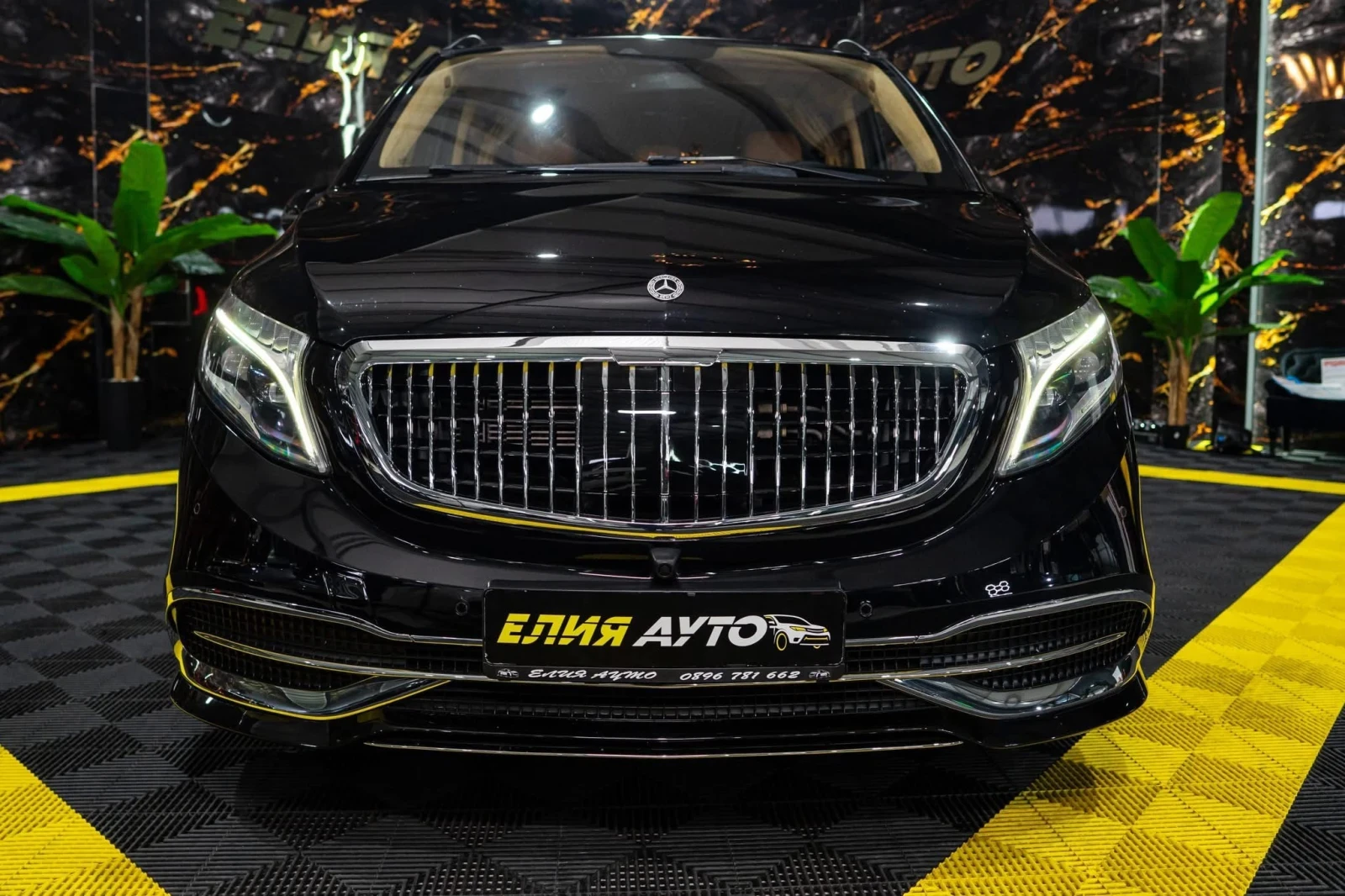 Mercedes-Benz V 250 D LONG FULL MAYBACH PACK LED NAVI ЛИЗИНГ 100%, снимка 3 - Бусове и автобуси - 54379565
