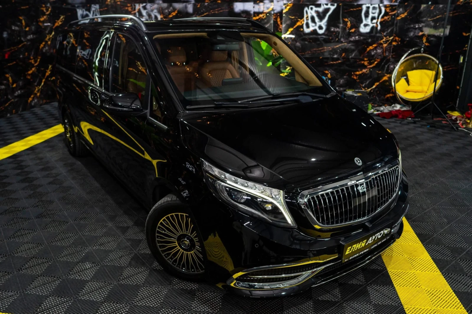 Mercedes-Benz V 250 D LONG FULL MAYBACH PACK LED NAVI ЛИЗИНГ 100%, снимка 5 - Бусове и автобуси - 54379565