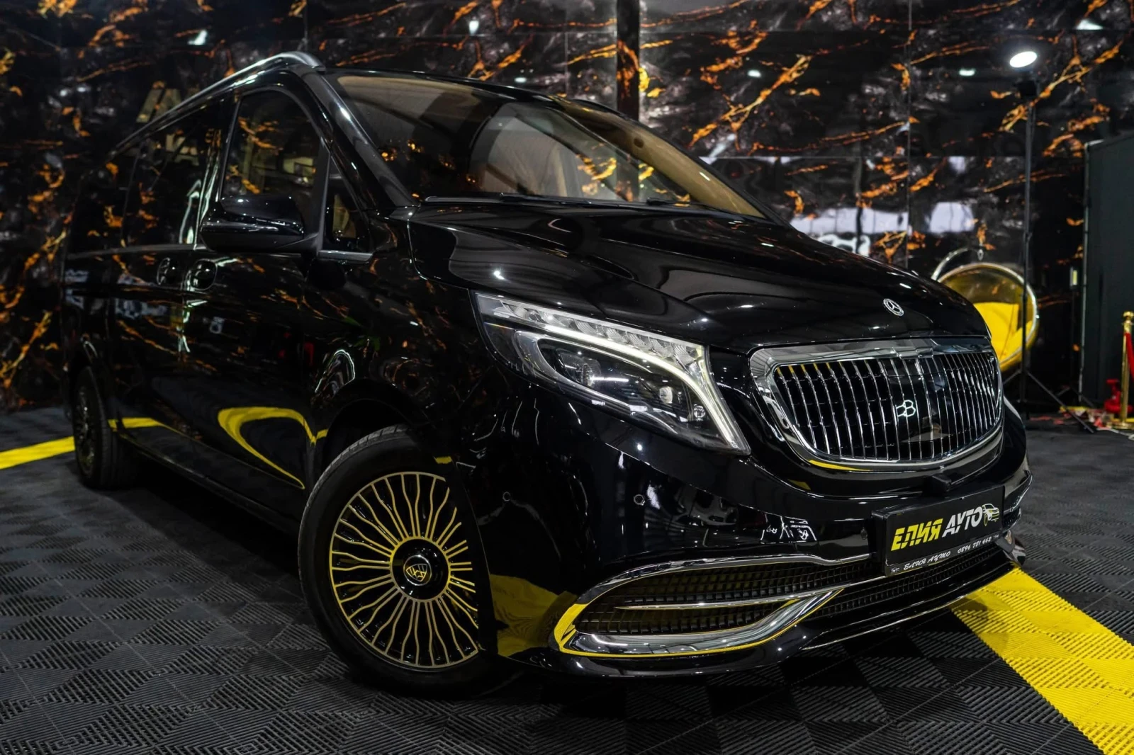 Mercedes-Benz V 250 D LONG FULL MAYBACH PACK LED NAVI ЛИЗИНГ 100%, снимка 4 - Бусове и автобуси - 54379565