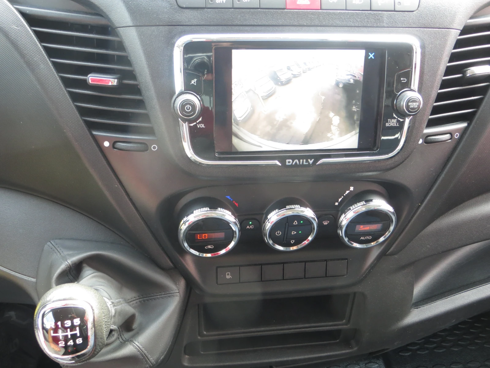 Iveco Daily 35C16 ФУРГОН С ПАДАЩ БОРД 3.0, снимка 9 - Бусове и автобуси - 54777748