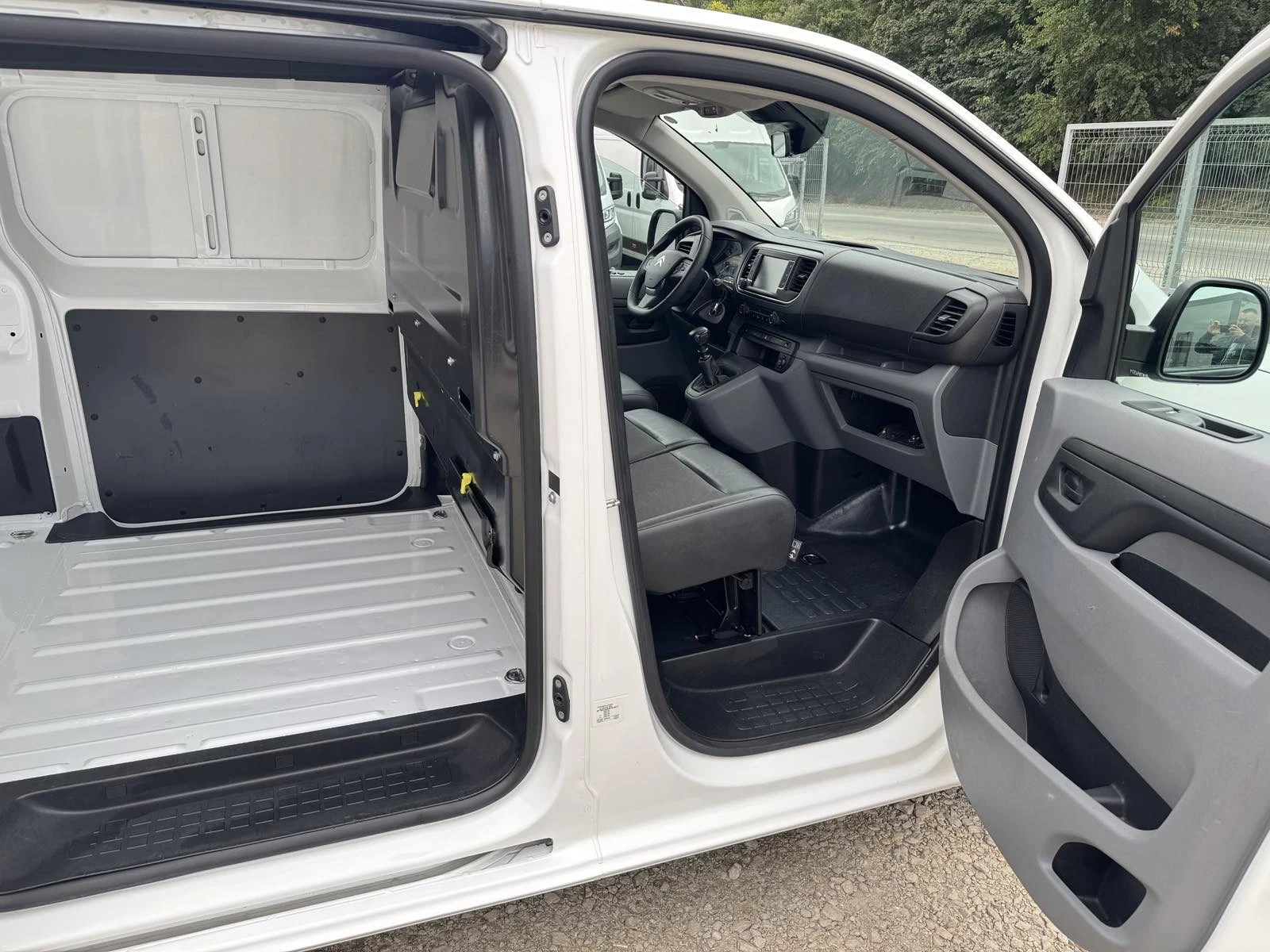 Citroen Jumpy 1.5HDI* TOP* 21.06.2021 EVRO 6, снимка 12 - Бусове и автобуси - 56246977