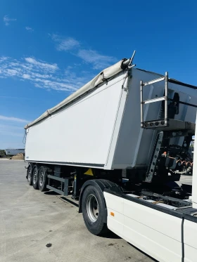 Полуремарке Schmitz Cargobull 52м3 Диск, снимка 2